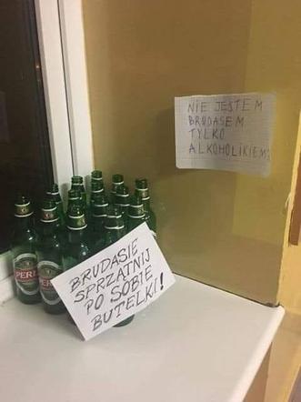 Ogłoszenia na klatkach schodowych