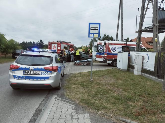 Poranny wypadek w miejscowości Boksycka pod Ostrowcem