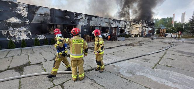 Pożar hali w Siemianowicach Śląskich