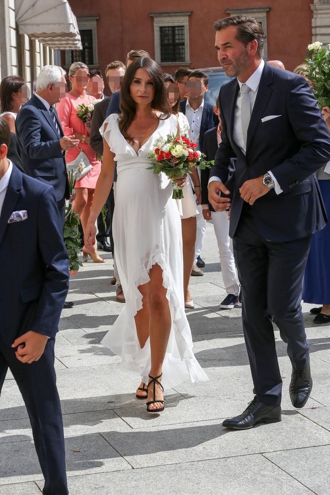 Porównaliśmy suknie ślubne córek prezydentów