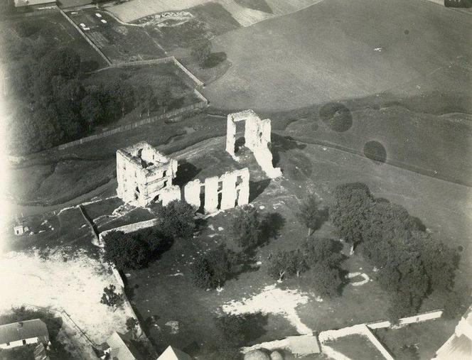 Bodzentyn Zamek widok z lotu ptaka Wykonanie Morawiec 1927r. 