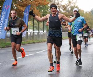 22. Poznań Maraton za nami. Tysiące biegaczy na ulicach Poznania 