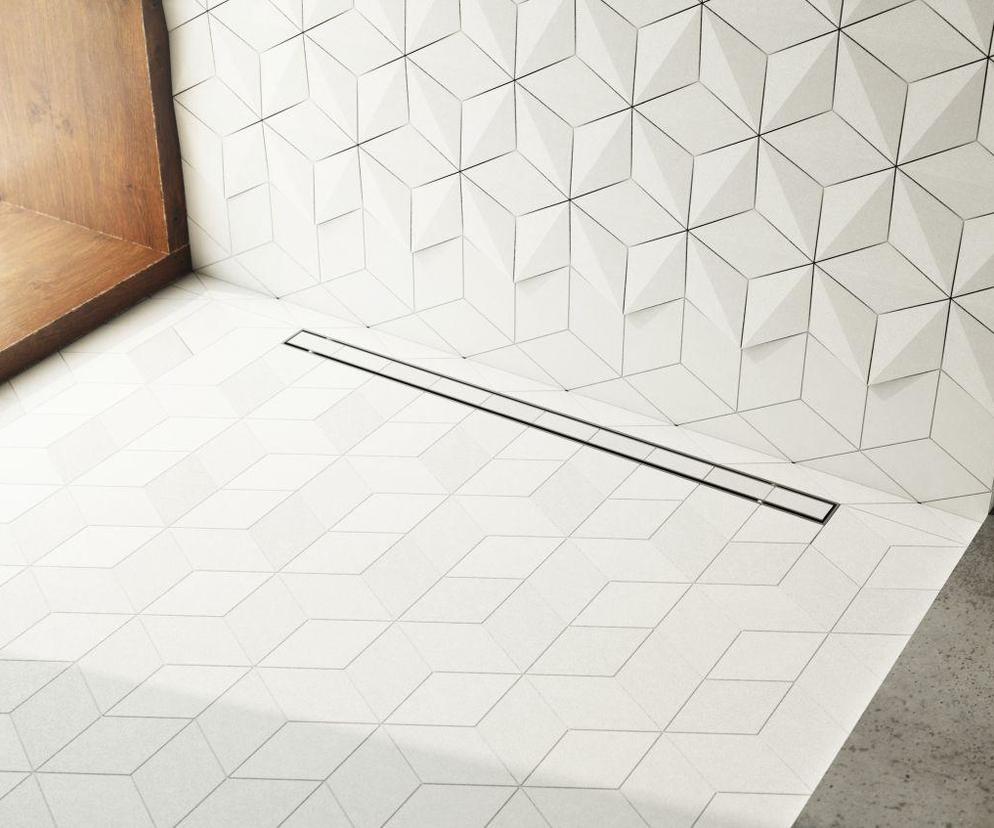 Miałam zatkany odpływ w prysznicu. Oto, co zadziałało bez użycia chemii