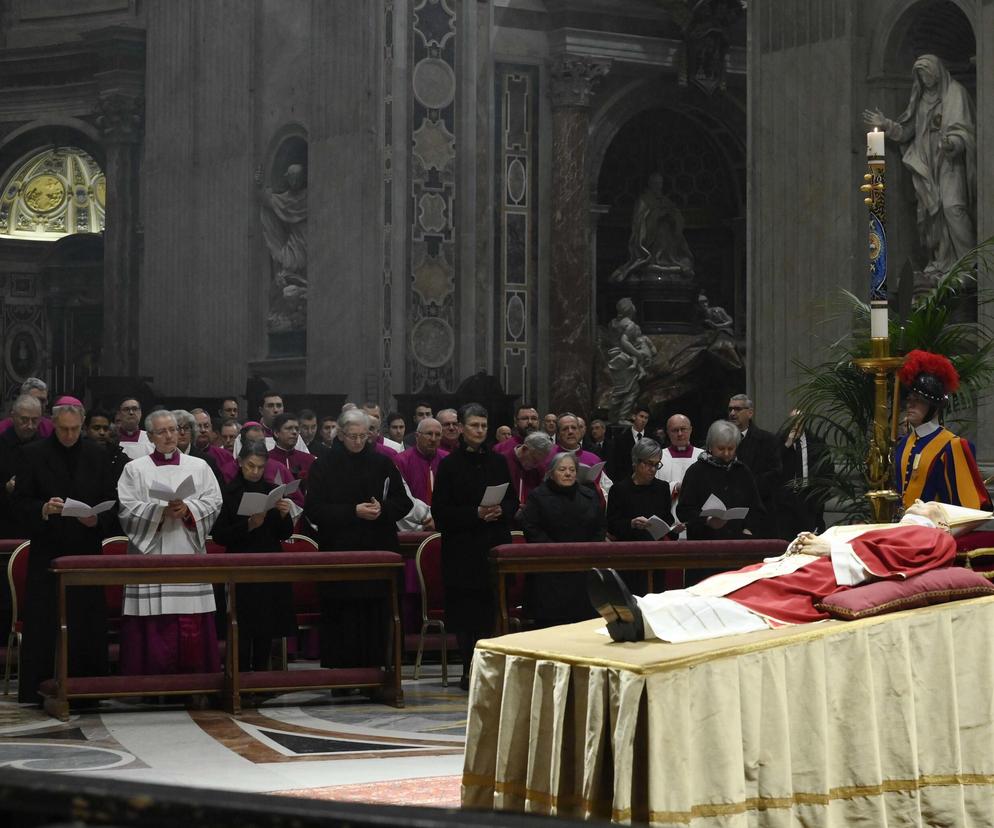 Hołd dla papieża Benedykta XVI