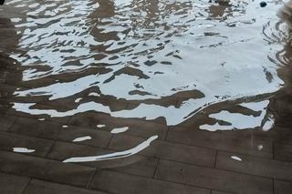 Gwałtowna ulewa w Jamielniku. Zalane ulice, garaże, posesje [ZDJĘCIA]