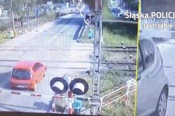 63-latka wjechała samochodem na przejazd kolejowy i utknęła. O mały włos od tragedii w Jastrzębiu-Zdroju
