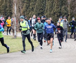 Sobotni parkrun jak zwykle przyciągnął tłumy. To wyjątkowy bieg w samym sercu Katowic ZDJĘCIA