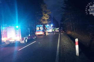 Czołowe zderzenie osobówki z motocyklem na DW907