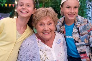 M jak miłość, odcinek 1889: Artur postanawia ukryć w Grabinie kobietę prześladowaną przez byłego partnera