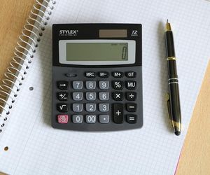 Egzamin ósmoklasisty 2025: Co wziąć ze sobą na egzamin? Co można mieć na E8? Tego nie bierz! Będziesz miał kłopoty