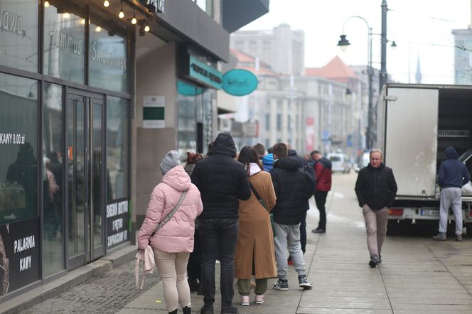 Katowice oblegane przez pączkożerców. W centrum gigantyczne kolejki