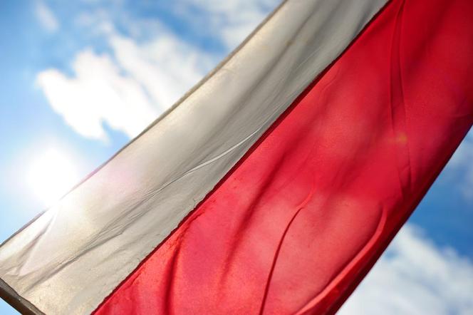 Jak dobrze znasz hymn Polski? Sprawdź się!