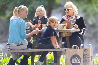 Gwen Stefani na pikniku z dziećmi. Co robić w majówkę?