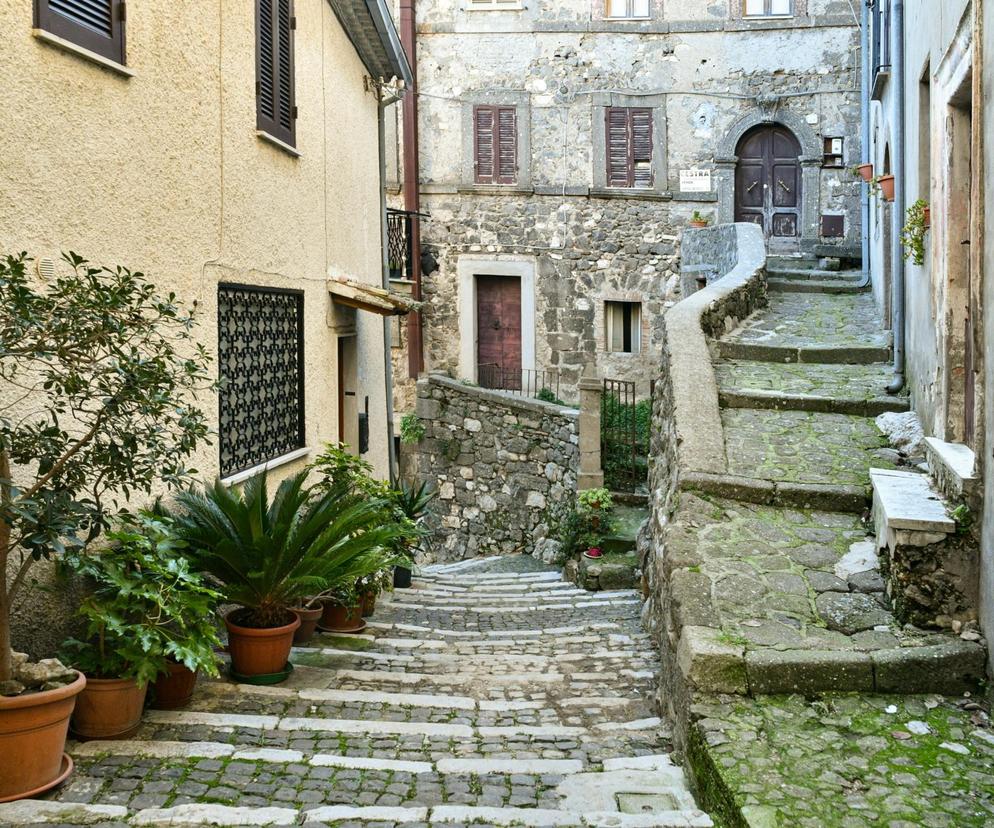W malowniczym miasteczku we Włoszech nikt nie chce domów nawet za 1 euro