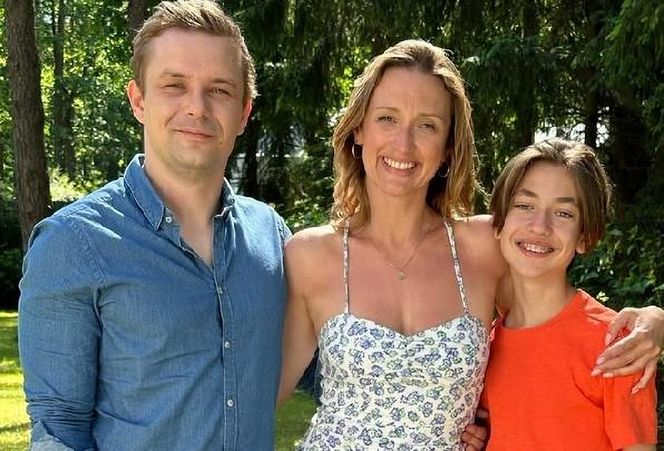 Barwy szczęścia nowy sezon po wakacjach. Hubert (Marek Molak), Asia (Anna Gzyra), Emil (Artem Maleszczuk)