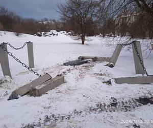 Wstrząsający akt wandalizmu. Zniszczono pomnik na terenie byłego obozu KL Plaszow