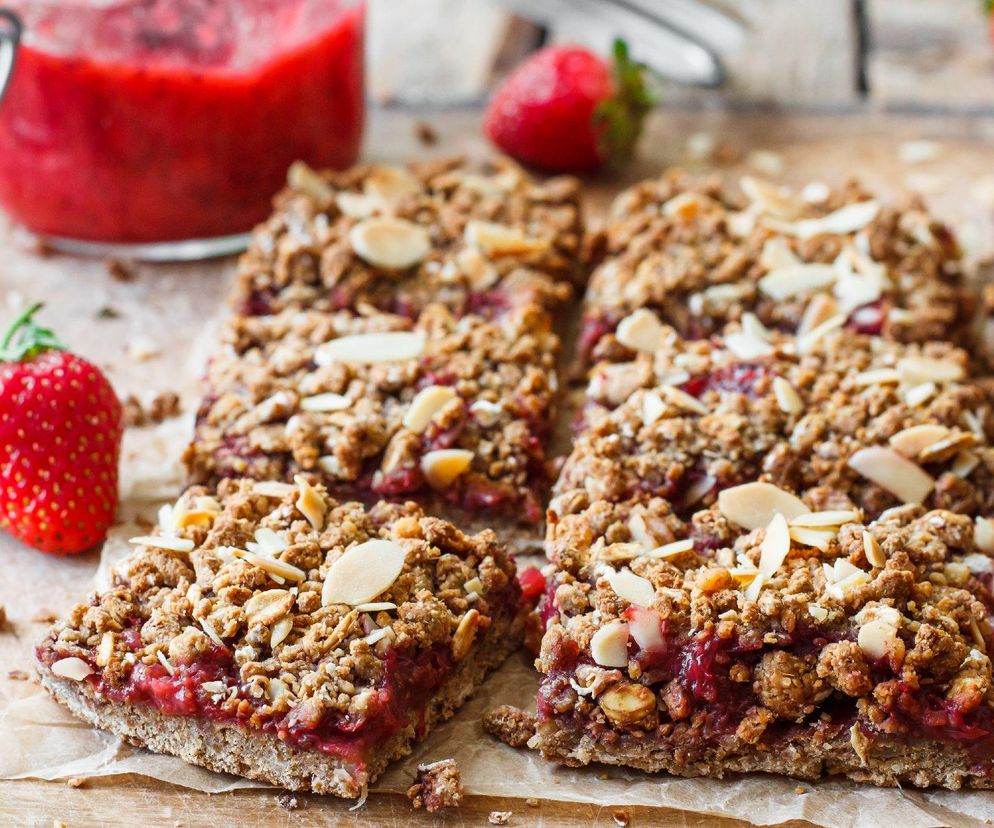 ciasto owsiane z truskawkami