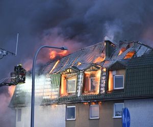 Pożar bloku w Ząbkach. Przerażające zdjęcia z miejsca tragedii