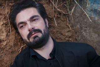 Dziedzictwo. Śmierć Yamana! Zawsze ratował bliskich, ale tym razem zapłaci za to życie - ZDJĘCIA z finału 3. sezonu Emanet 