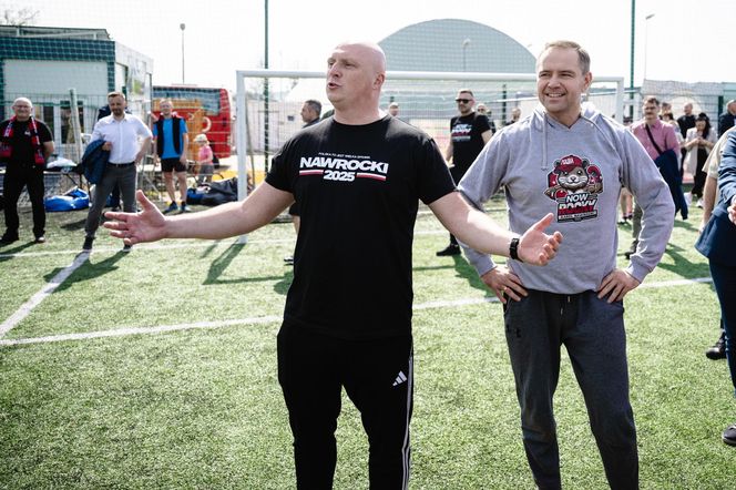 Akcja "Zagraj w piłkę z Karolem Nawrockim" 