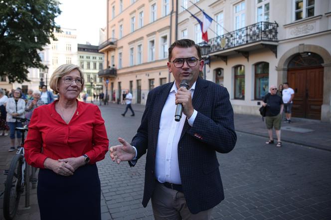 „Stop Obrażaniu Katolików”. Protest w Krakowie po inauguracji IO