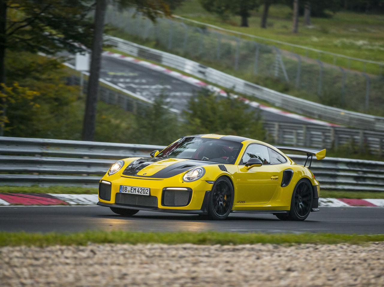 Porsche 911 GT2 RS z rekordem świata toru Nurburgring