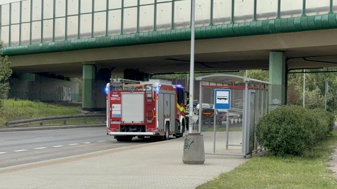 Poranny pożar w Warszawie. Kłęby czarnego dymu nad miastem