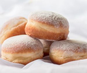 Pączki bez drożdży - przepis na pyszne domowe smakołyki 