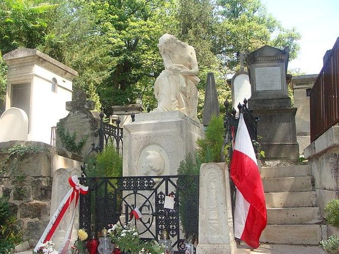 Groby znanych ludzi - gdzie się znajdują? Cmentarze, które warto odwiedzić