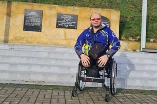 Niepełnosprawny były ratownik medyczny wejdzie na Kopiec Wyzwolenia