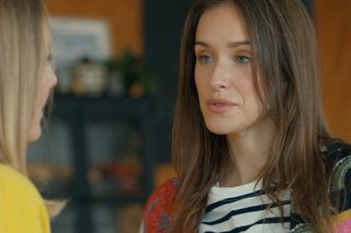 Barwy szczęścia, odcinek 3154: Grażyna (Kinga Suchan), Madzia (Natalia Sierzputowska)