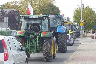 Protest rolników. 40 ciągników przejechało przez Bełchatów