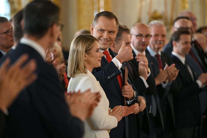 Marta Nawrocka w jasnej kreacji na Zamku Królewskim