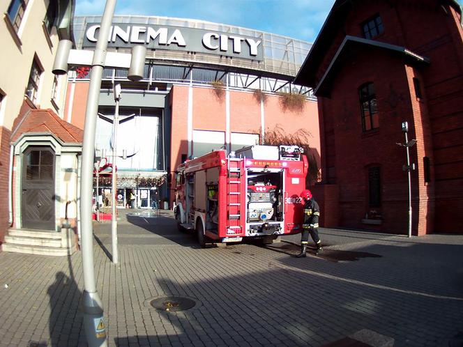 Zadymienie w galerii Focus Mall w Bydgoszczy [ZDJĘCIA, WIDEO]