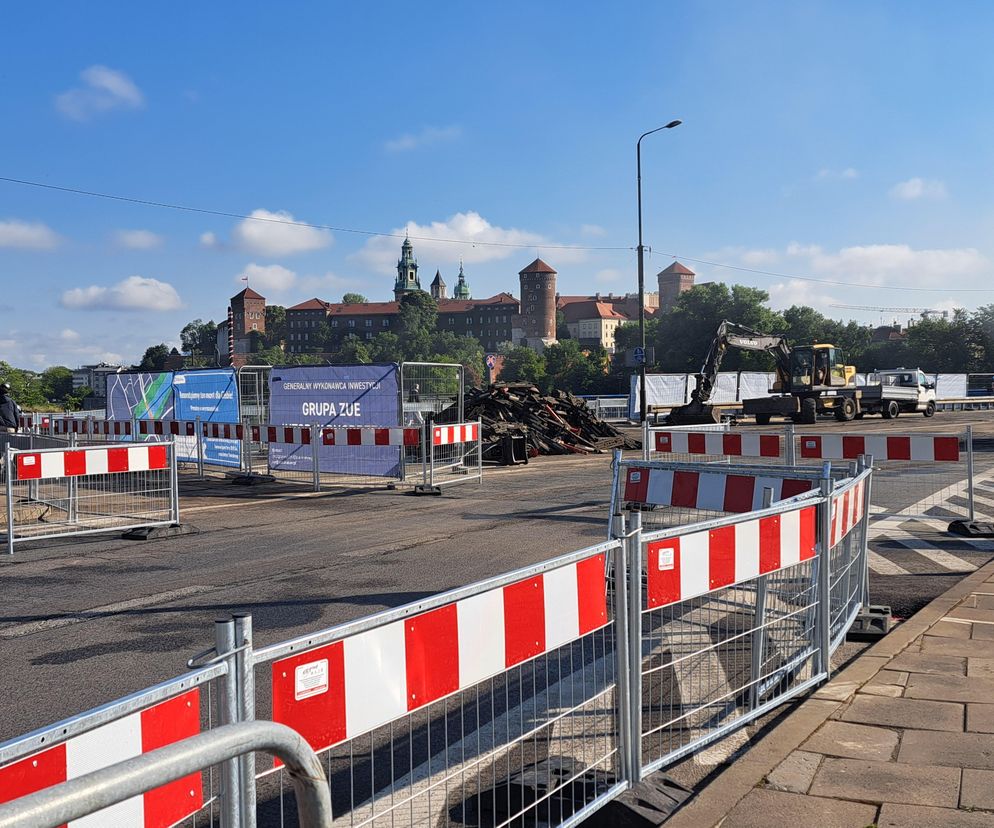 Dziury i odsłonięte zbrojenia mostu Grunwaldzkiego. Konstrukcja mogłaby się zawalić? 