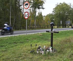 Minął ponad rok od wypadku w Sowiej Woli. Rodzina zmarłego motocyklisty: Czujemy się skrzywdzeni