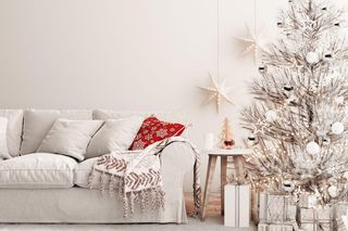 Świąteczne choinki w bieli