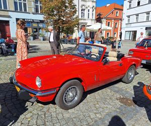11. Zlot Pojazdów Zabytkowych. Klasyki motoryzacji opanowały Tarnowskie Góry