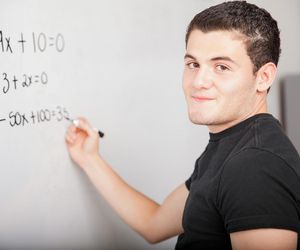 Ile to jest (84÷14²)×7×(12−8)=? Tylko najlepsi policzą bez kalkulatora 