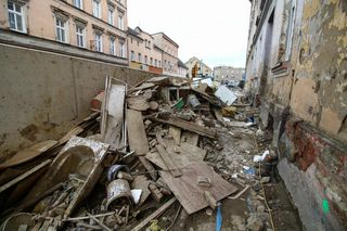 Odpady po powodzi są skażone biologicznie i chemicznie. Obecnie kluczowa jest szybkość