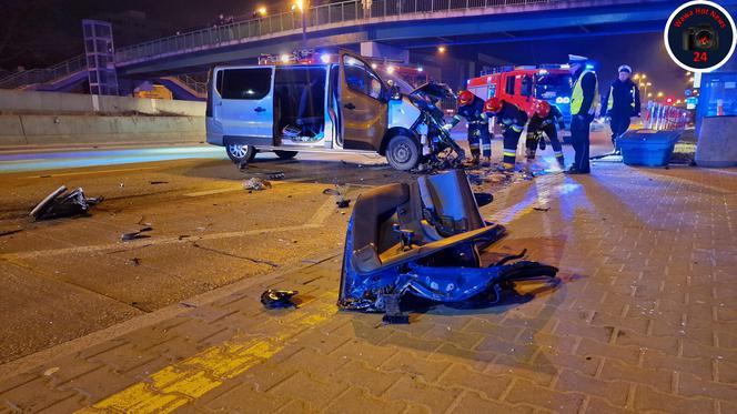 Jechał pod prąd i zmiażdżył nadjeżdżający samochód. Śmiertelny wypadek na Mokotowie