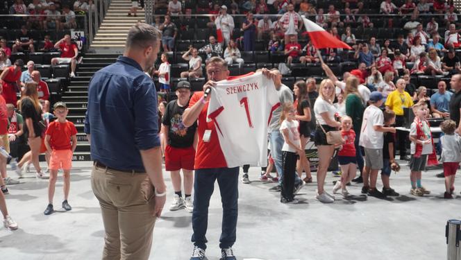 Euro 2024. Tysiące fanów piłki nożnej w Strefie Kibica w hali Urania. Zobacz zdjęcia