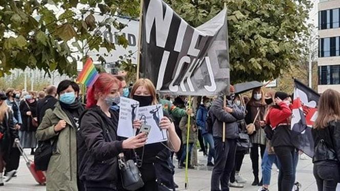 Strajk Kobiet we Wrocławiu. Protest przeciw zakazowi aborcji
