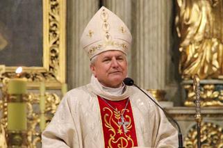 Biskup Janiak z Kalisza trafił do szpitala kompletnie PIJANY! Episkopat: Oczekujemy wyjaśnień
