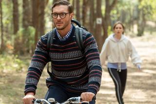 Na dobre i na złe odc. 851 po wakacjach. Hania (Marta Żmuda Trzebiatowska), Miłosz (Mikołaj Roznerski)