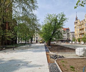 Tak teraz wygląda plac Wolności w Bydgoszczy. Powrót kwiaciarek ponownie opóźniony