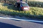 Samochód wypadł z drogi i dachował. Groźny wypadek pod Wrocławiem