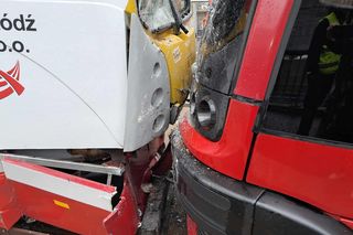 Zderzenie dwóch tramwajów w centrum Łodzi.
