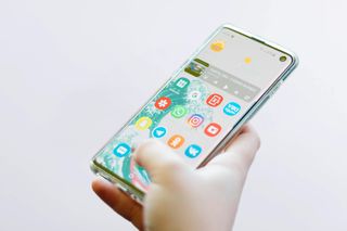 Skarbówka dla firm w telefonie