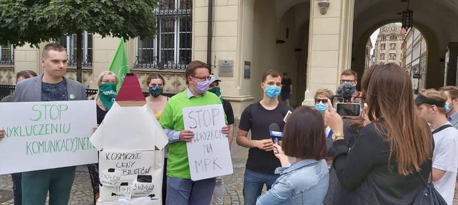 Protest przeciwko podwyżce cen biletów w MPK Wrocław